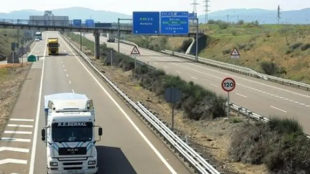 Un conductor circula 38 km en sentido contrario en autovía de Mérida a Badajoz