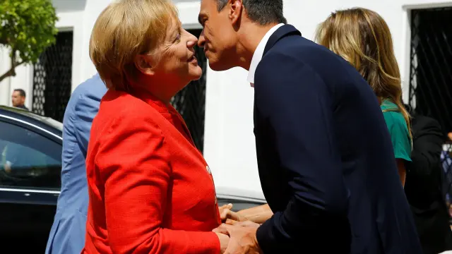 Angela Merkel llega a Sanlúcar para reunirse con Pedro Sánchez