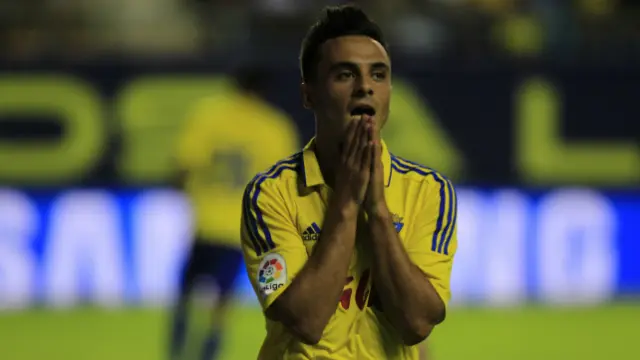 Álvaro García, durante un partido con el Cádic CF.