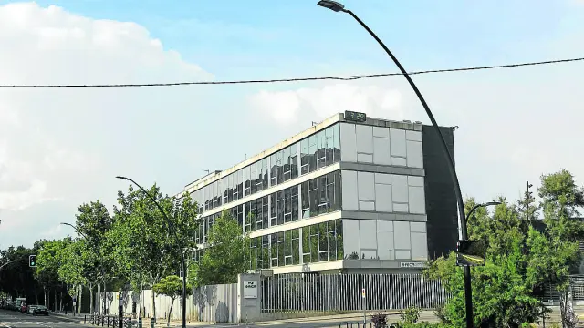 Vista de las instalaciones de Saica en la avenida de San Juan de la Peña.