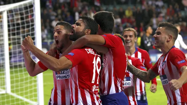 El Atlético de Madrid celebra uno de los cuatro goles marcados en la Supercopa de Europa.