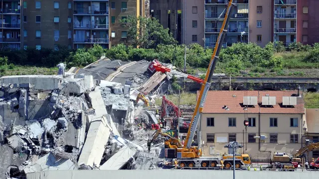 El derrumbe del puente de Génova ha causado al menos 39 muertos y 16 heridos.