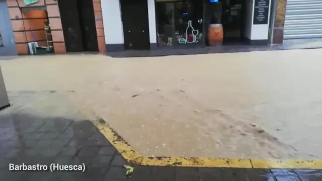 La lluvia provoca varias inundaciones en Barbastro