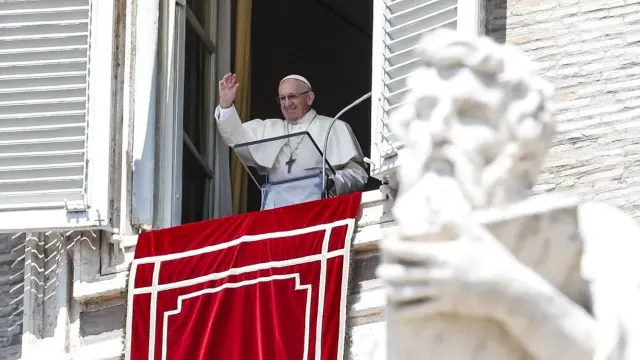 El papa Francisco, durante una audiencia ante la plaza de San Pedro del Vaticano.