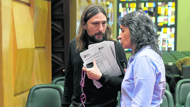 Los concejales Luisa Broto y  Pablo Híjar, responsables de las políticas sociales y de vivienda.