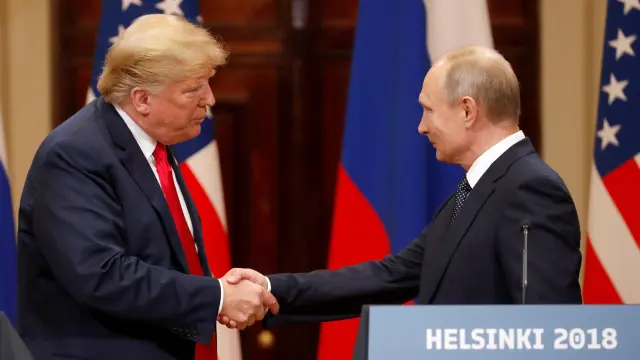 Donald Trump y Vladimir Putin, durante el encuentro que ambos mantuvieron el pasado mes de julio.