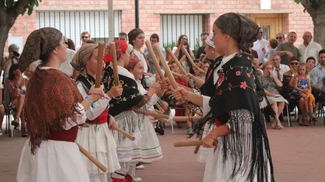 El dance de Bujaraloz cuenta con una amplia cantera.