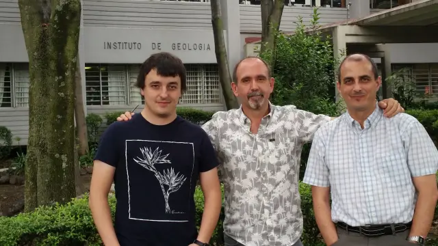 Los autores (de izquierda a derecha): Vicente Gilabert, José Antonio Arz e Ignacio Arenillas