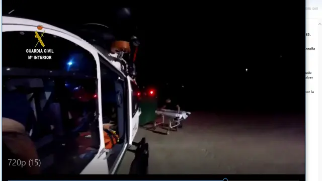 Evacuación de la accidentada al helipuerto de Benasque
