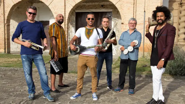 Componentes de la formación musical Casawasqa XXI.