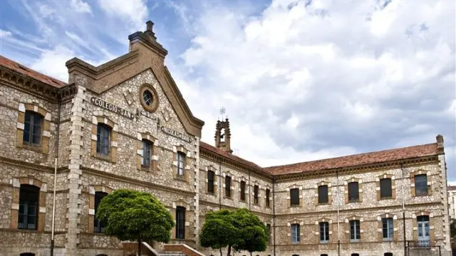 El altercado tuvo lugar en los alrededores del Colegio de San Nicolás de Bari
