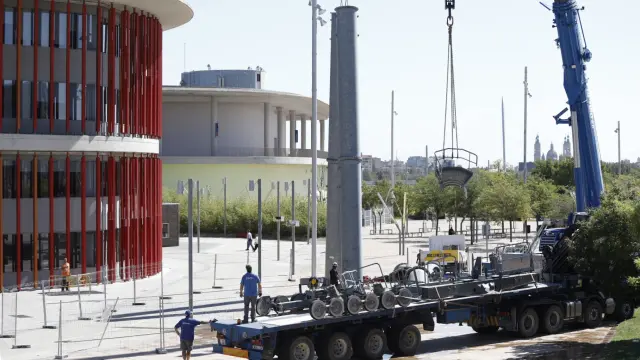 Comienzan los trabajos para retirar las pilonas de la telecabina de la Expo