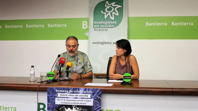 Antonio Camacho y María Gil, miembros de Ecologistas en Acción.