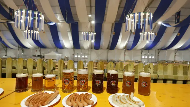 'Bodegón' bávaro en la Oktoberfest de Valdespartera.