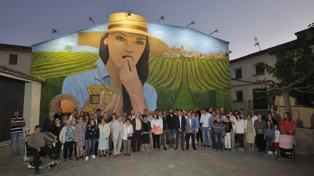 En imagen, el espectacular mural que preside la plaza Mayor