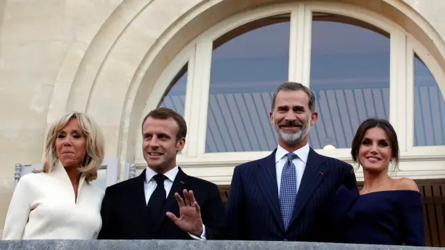 Los Reyes visitan junto a Macron y su esposa una exposición de Miró en París