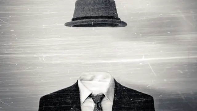En 'El Hombre Invisible' de H.G. Wells ya se sugería la posibilidad de hacer invisibles los objetos mediante una pócima decolorante