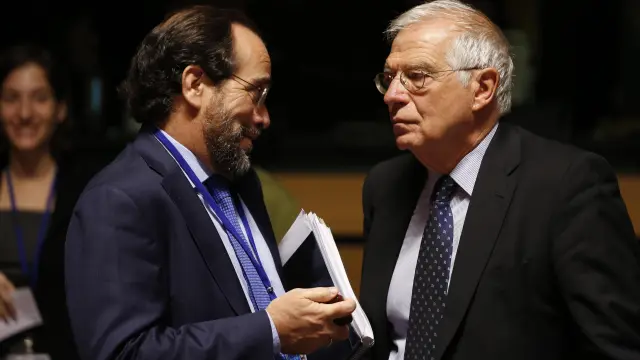 El ministro de Exteriores español, Josep Borrell, al inicio del Consejo de Ministros de la UE que se celebra en Luxemburgo.