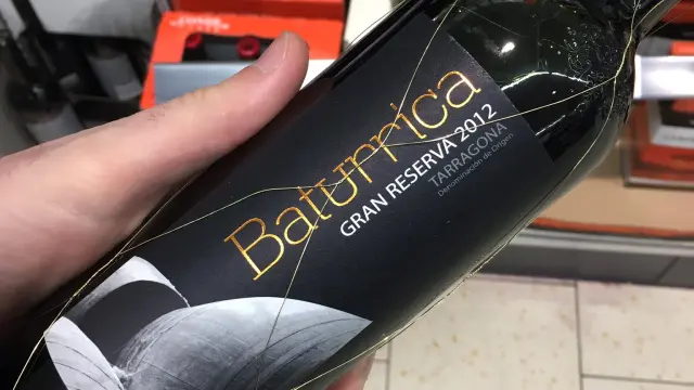 Una foto del vino 'Baturrica', producido en Tarragona, subida a las redes sociales por un usuario.