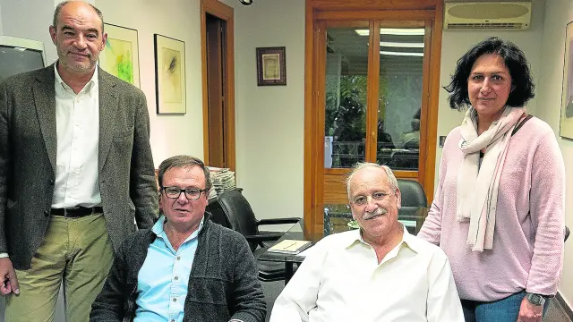 Santiago Ligros (Cámara de Comercio), Alejo Galve (UGT), Carlos Torre (CEOE)_y Pilar _Buj (CC. OO.).