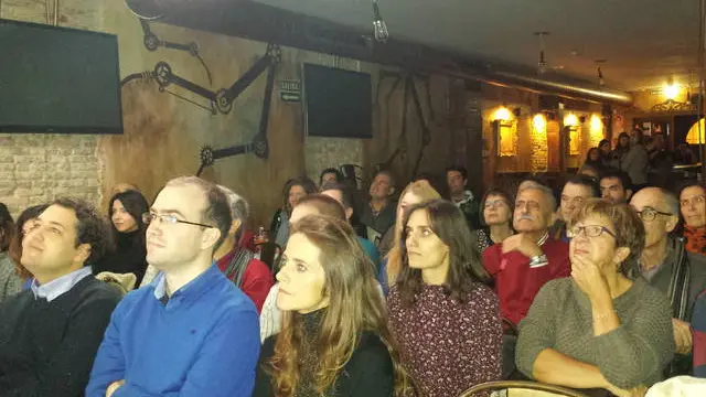 Público en otra edición del programa 'De copas con ciencia', en el Sótano Mágico.