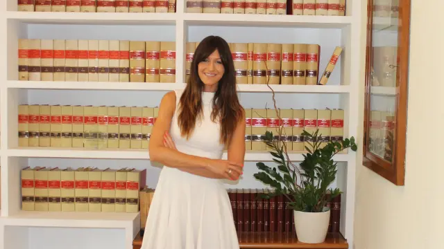 Marta López Alvira, abogada de Protección de Datos y de Derecho Mercantil en Elece Legal.