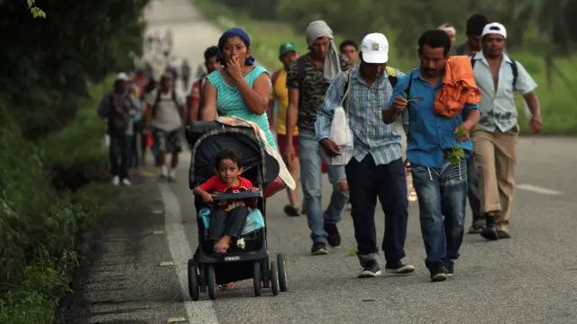 La marcha de emigrantes hondureños continua su camino hasta Estados Unidos.