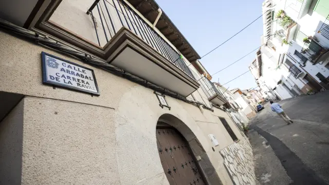 Las nuevas placas de las calles están en castellano y en el parlar de L'Aiguaviva.