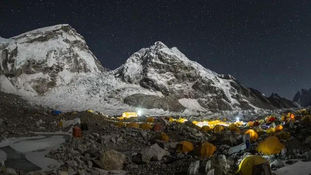 Javier Camacho captó el pasado mayo esta Imagen del campo base del Everest