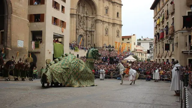 El vencimiento del dragón, representado el 23 de abril, es uno de los eventos culturales de Alcañiz.