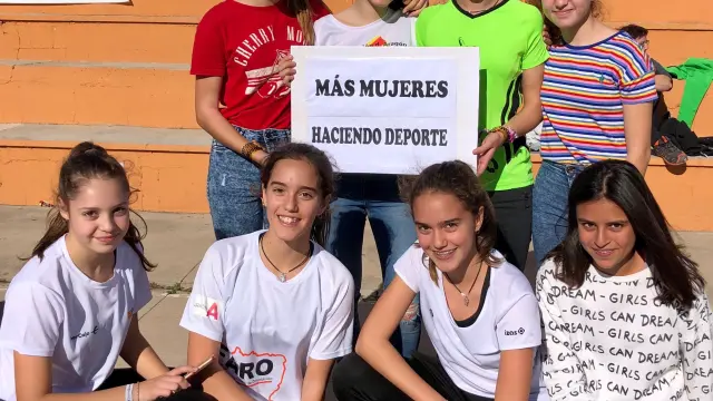 Orientadoras infantiles y cadetes de Aragón en el reciente Campeonato de Esaña escolar