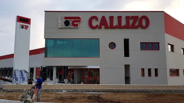 La nueva planta de Transportes Callizo está en una parcela de 8.000 m2.