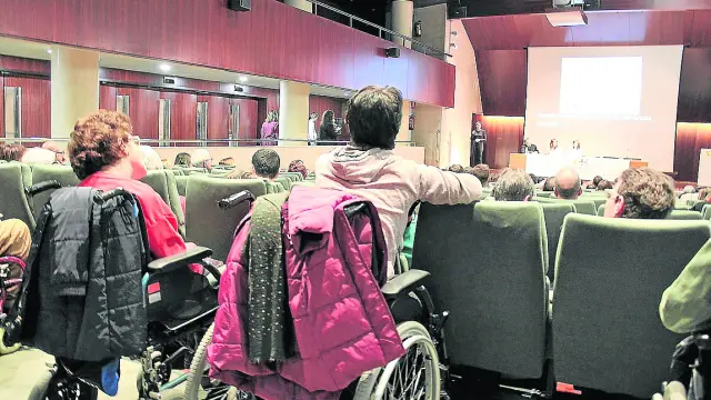 Asistentes a la presentación del diagnóstico sobre la discapacidad en la Diputación de Huesca.
