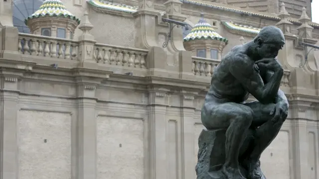 La escultura 'El pensador', de Rodin, expuesta en Zaragoza