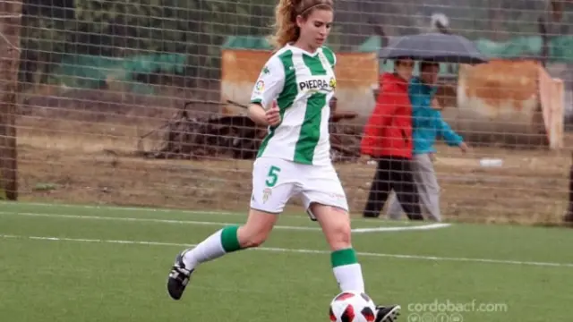 Ana Sáenz de Pipaón, jugadora del Córdoba CF femenino.