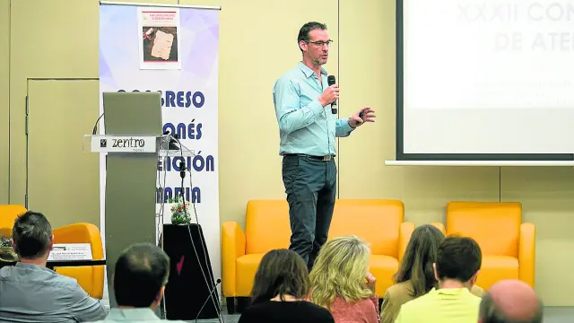 José Ramón Vera, este sábado, durante su intervención en el congreso de Atención Primaria.