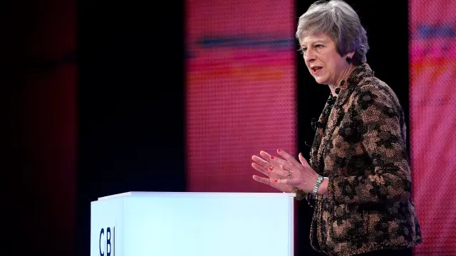 Theresa May durante su comparecencia en la Confederación de la Industria Británica.
