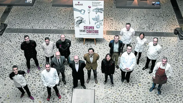 Organizadores y chefs participantes en la II edición de los Tenedores Cerveceros.