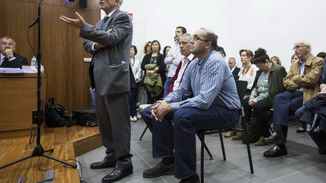 Jesús Pardillos (de pie), durante el juicio celebrado en 2014.