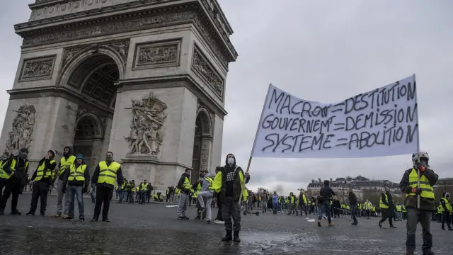 La manifestación francesa contra el alza del carburante degenera en violencia