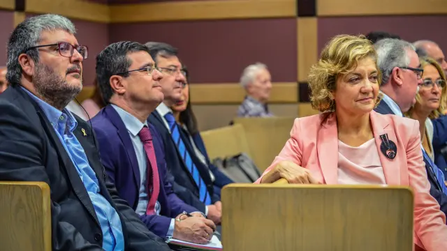 Francisco Molinero y otros diputados durante el desarrollo del juicio.