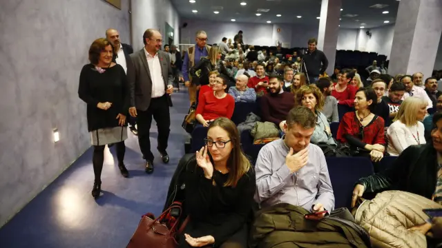 Lambán, antes de inaugurar un foro social en la sede del PSOE en Zaragoza, este sábado.