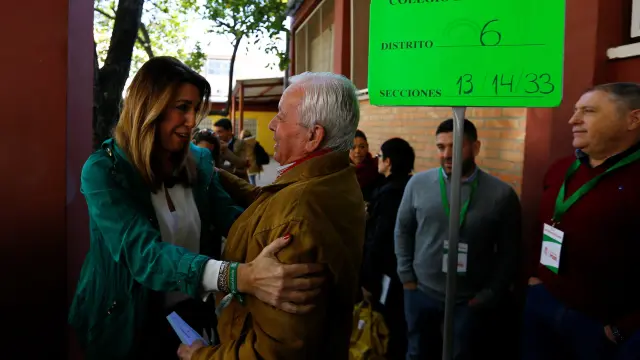 Díaz, a su llegada al colegio electoral.