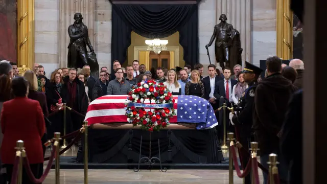 Funeral de George H. W. Bush en el capitolio de Estados Unidos.