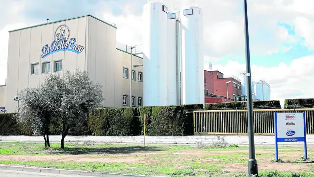 Instalaciones de la fábrica que el grupo Bimbo tiene en el polígono Malpica de Zaragoza.