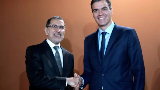 El presidente español con el primer ministro marroquí, Saadedin Al Othmani.