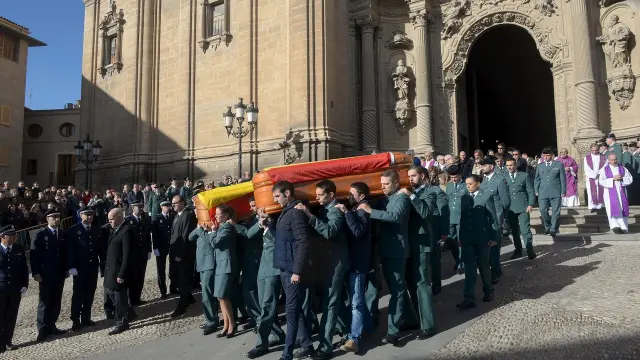 Multitudinaria despedida el 16 de diciembre de 2017 en Alcañiz a los dos guardias civiles asesinados en Andorra