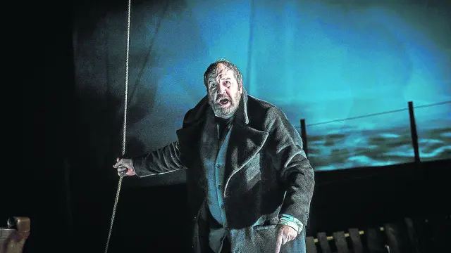 José María Pou interpretando al capitán Ahad en 'Moby Dick', que se estrena esta noche en el Teatro Principal de Zaragoza.