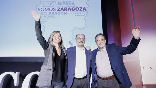 Pilar Alegría, Javier Lambán y Juan Antonio Sánchez Quero, en el acto 'Somos Zaragoza'