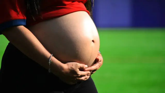 El estrés o el sedentarismo dificultan el embarazo.